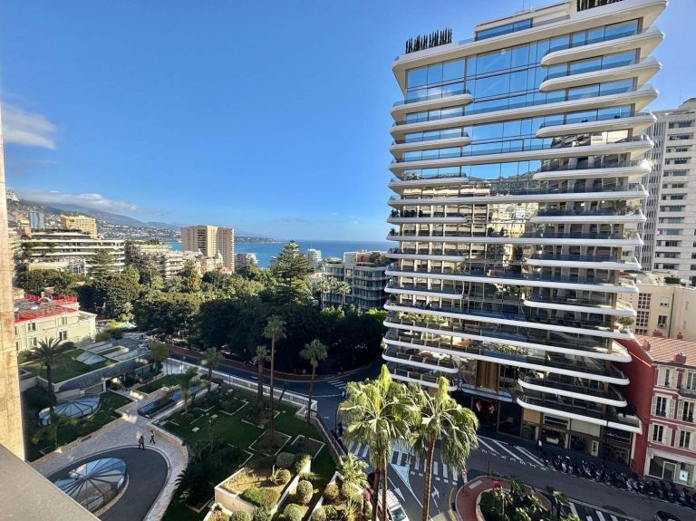 luxury apartment 3 Rooms for sale on MONACO (98000)
