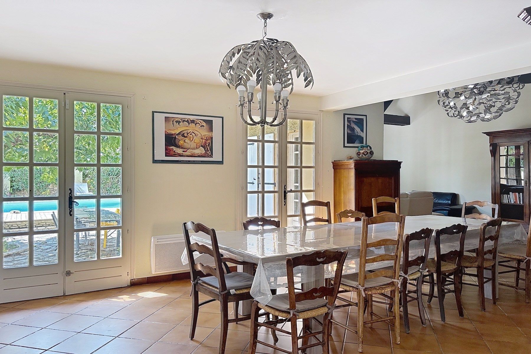 luxury house 9 Rooms for sale on NIMES (30900)