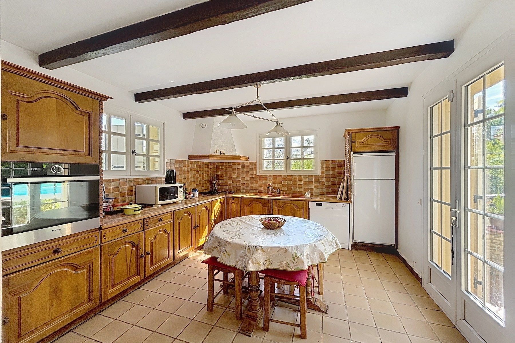 luxury house 9 Rooms for sale on NIMES (30900)