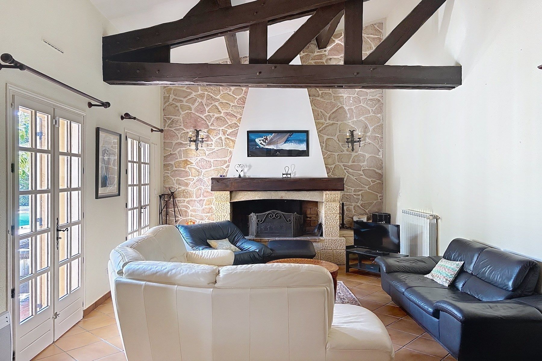 luxury house 9 Rooms for sale on NIMES (30900)