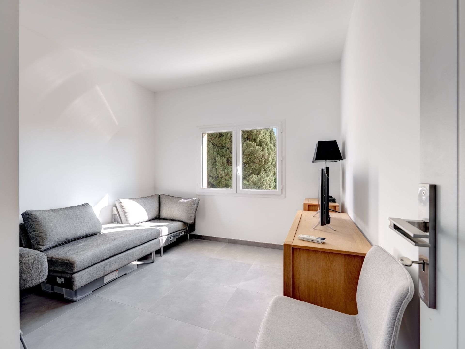 luxury villa 5 Rooms for sale on ANTIBES (06600)