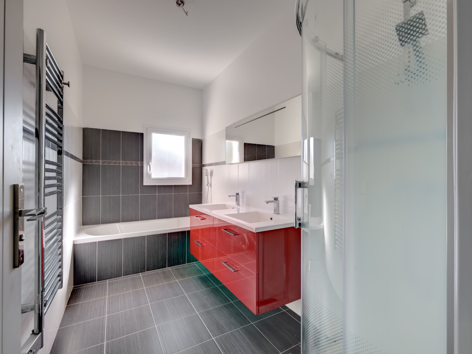 luxury villa 5 Rooms for sale on ANTIBES (06600)