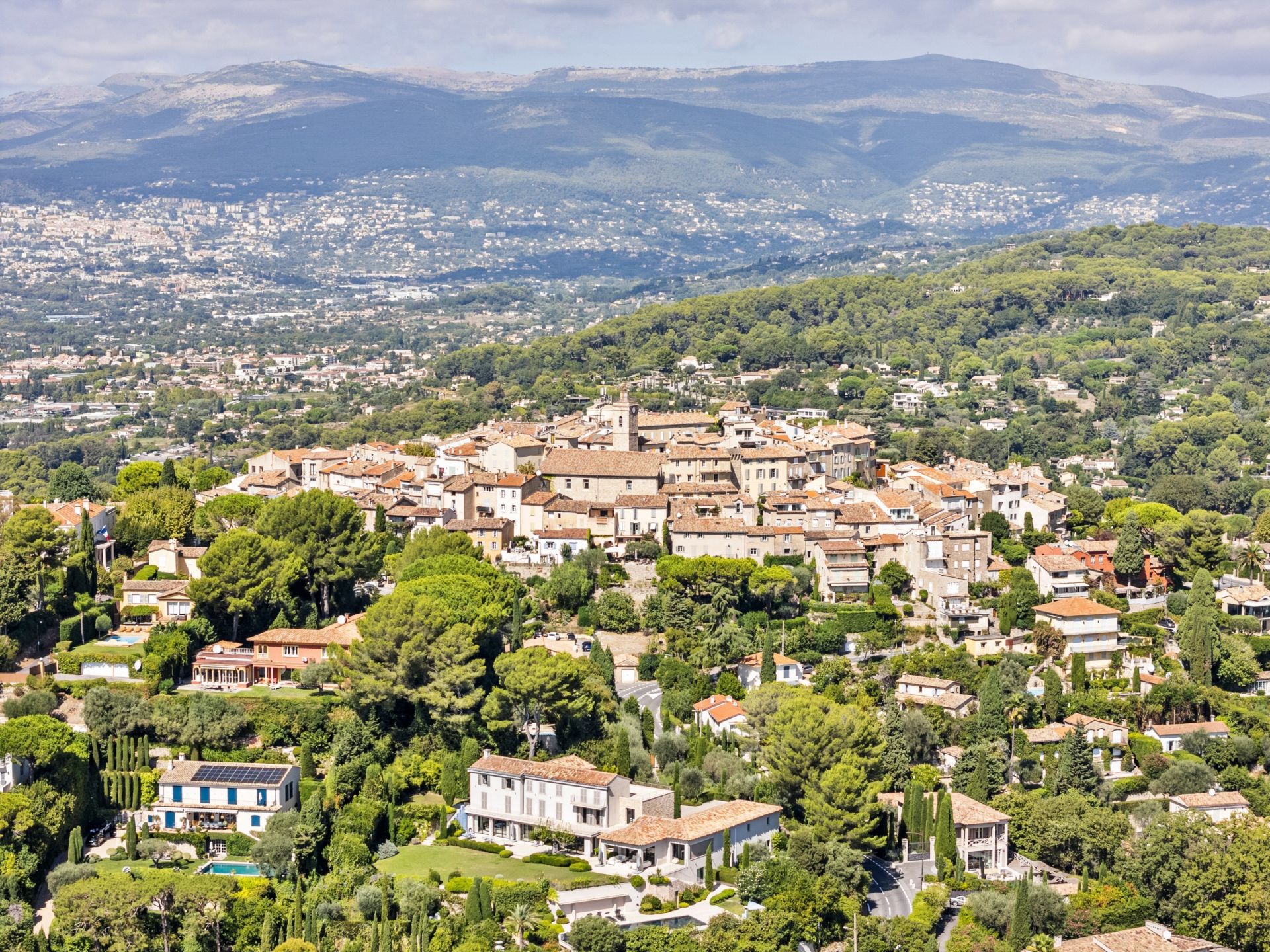 maison contemporaine 6 Pièces en vente sur MOUGINS (06250)