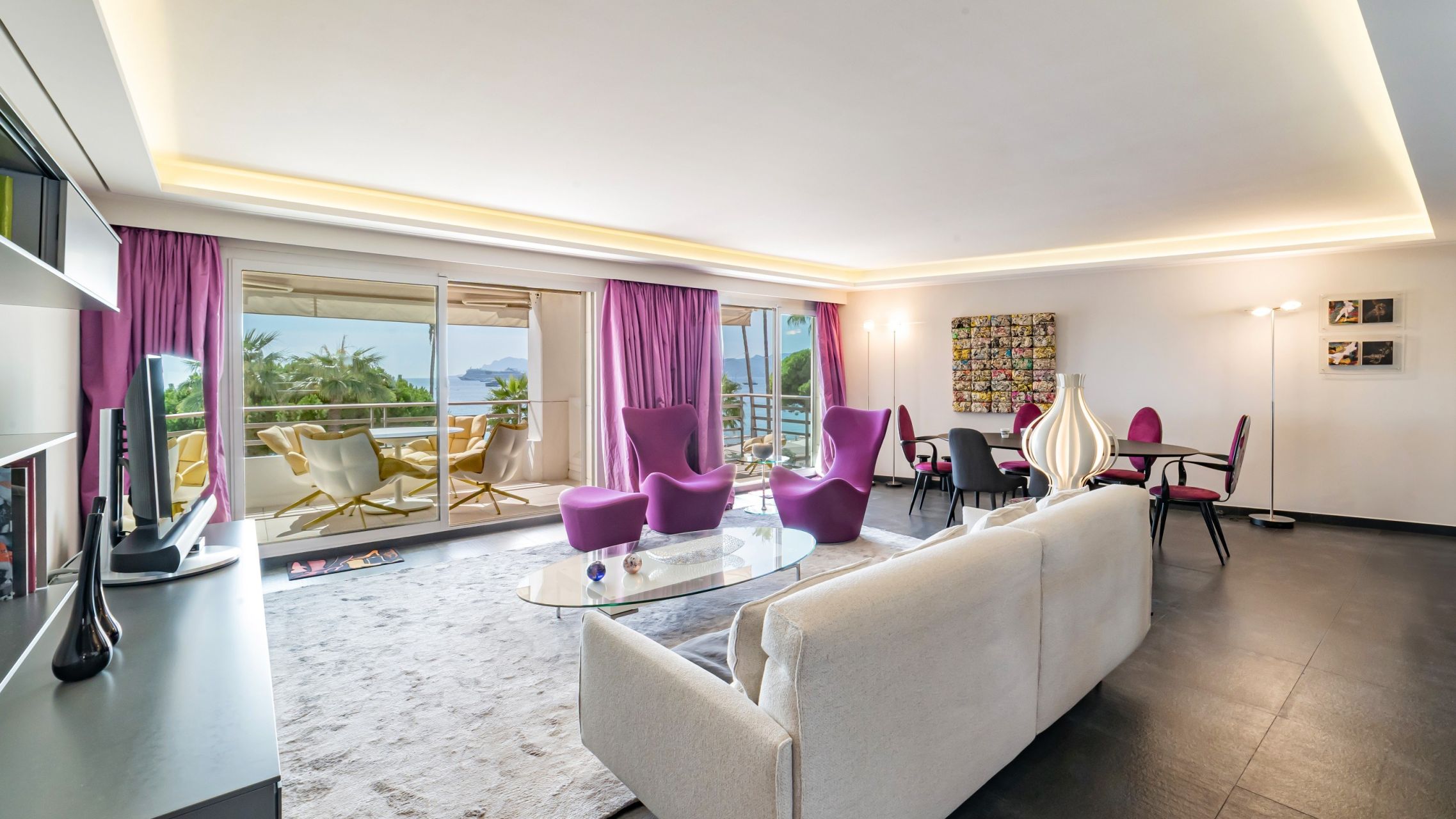 luxury apartment 3 Rooms for sale on CANNES (06400)
