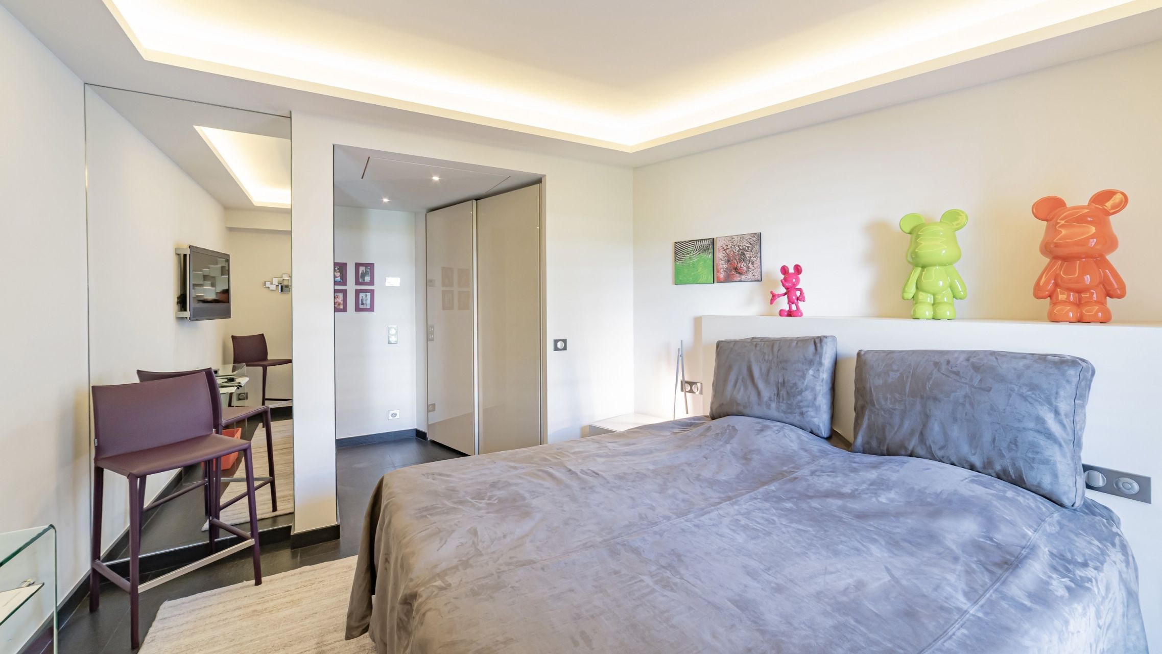 luxury apartment 3 Rooms for sale on CANNES (06400)