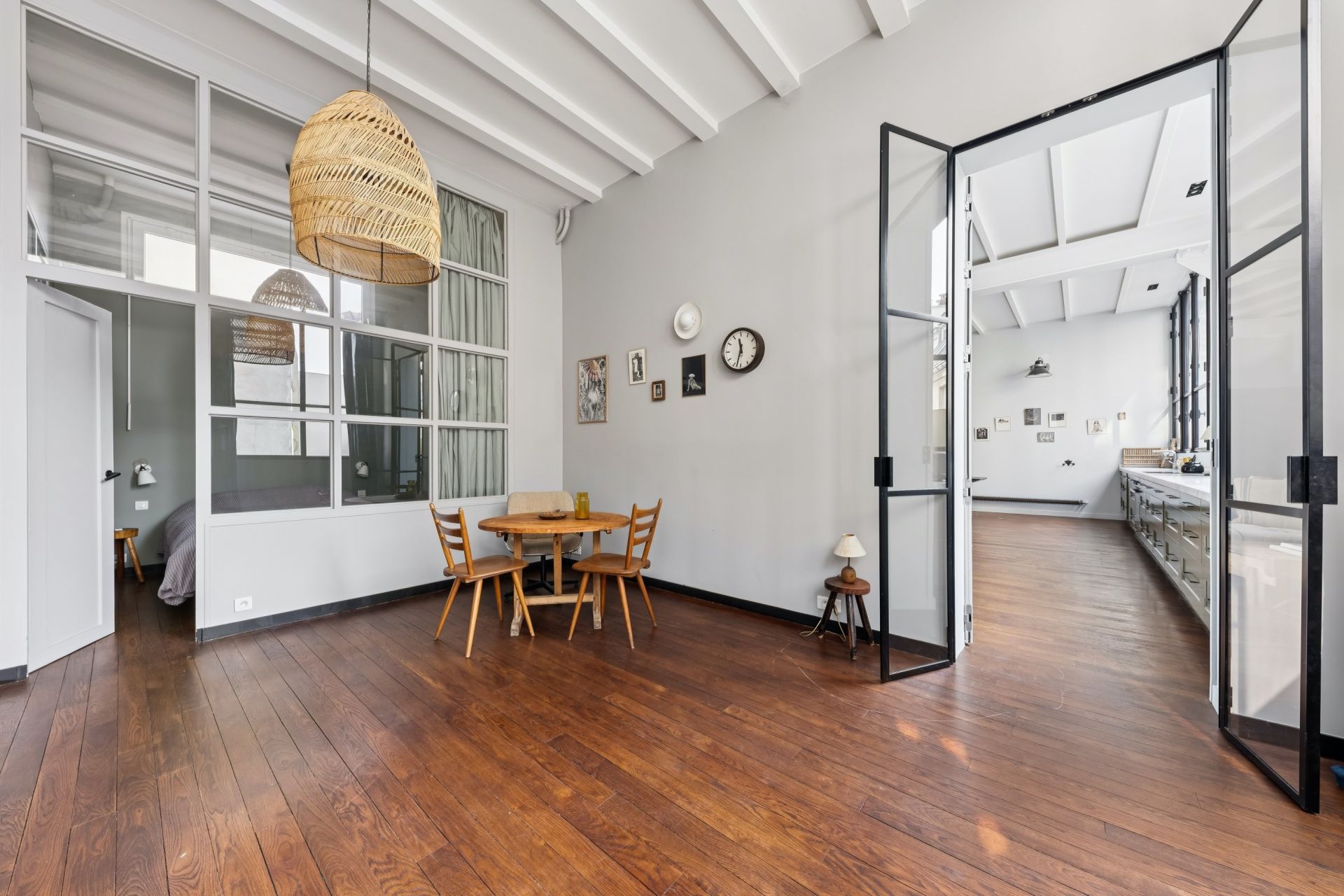 luxury apartment 5 Rooms for sale on PARIS (75011)