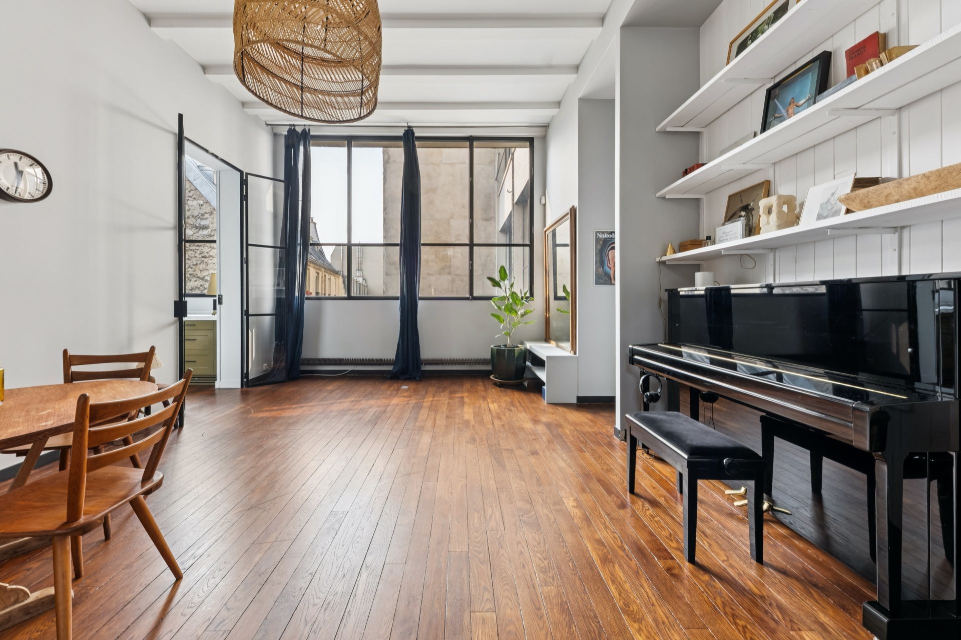 luxury apartment 5 Rooms for sale on PARIS (75011)