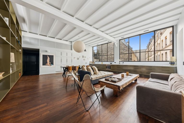 luxury apartment 5 Rooms for sale on PARIS (75011)