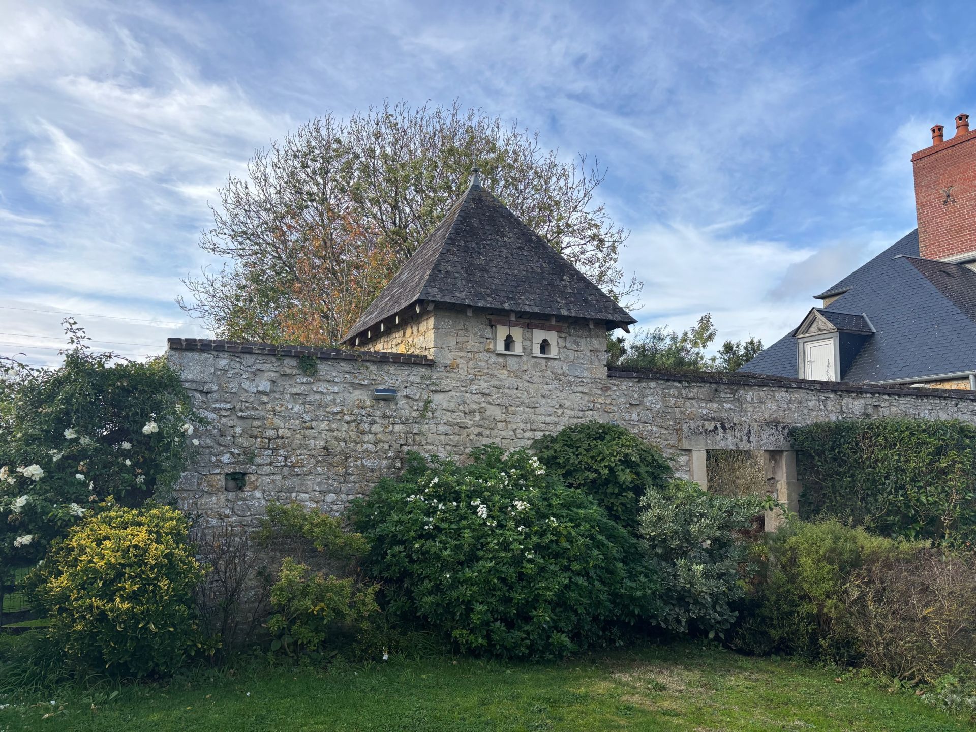 luxury house 15 Rooms for sale on ISIGNY SUR MER (14230)