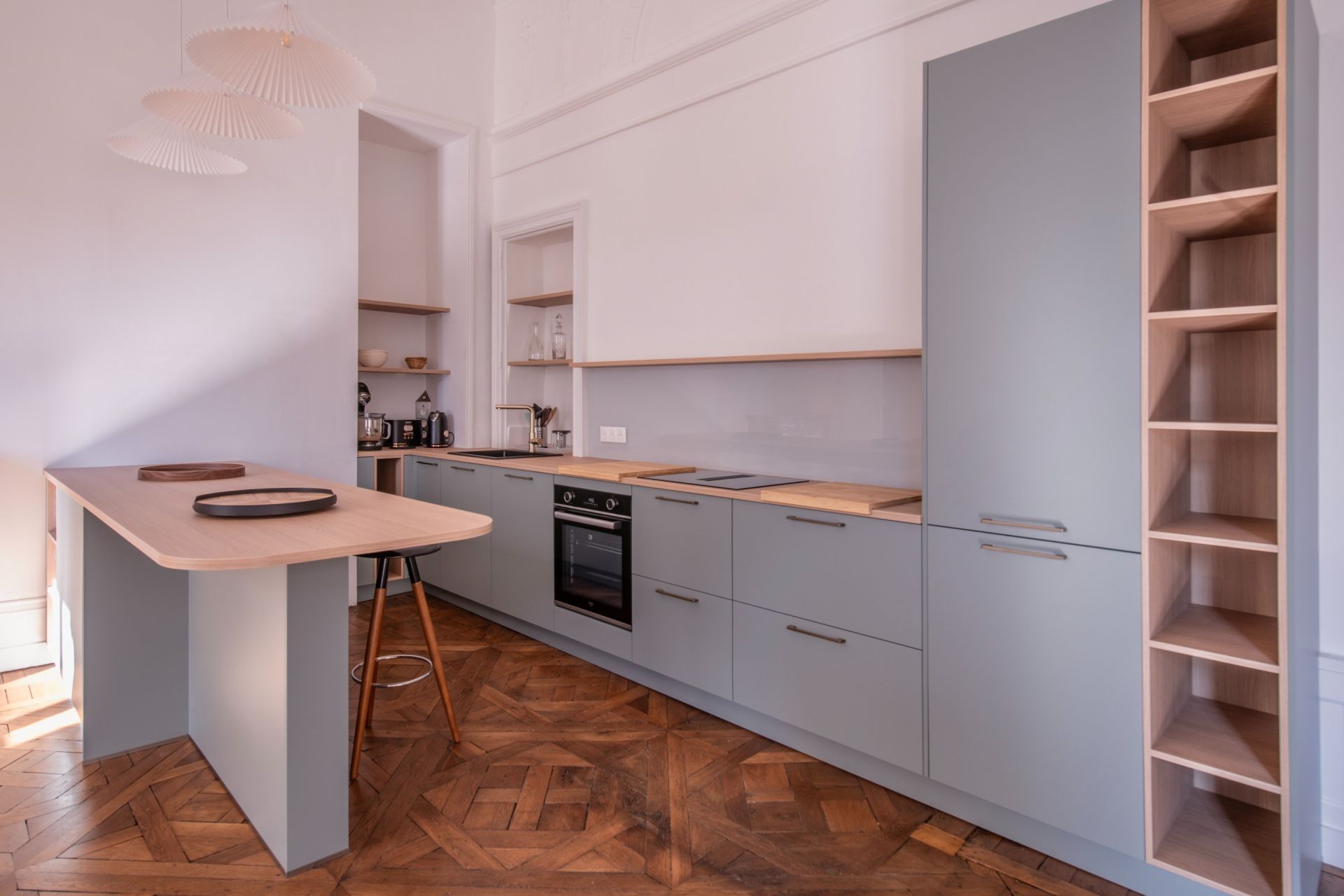 luxury apartment 5 Rooms for sale on NANTES (44000)