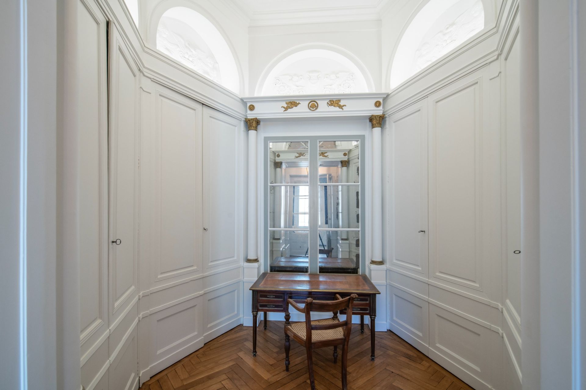 luxury apartment 5 Rooms for sale on NANTES (44000)