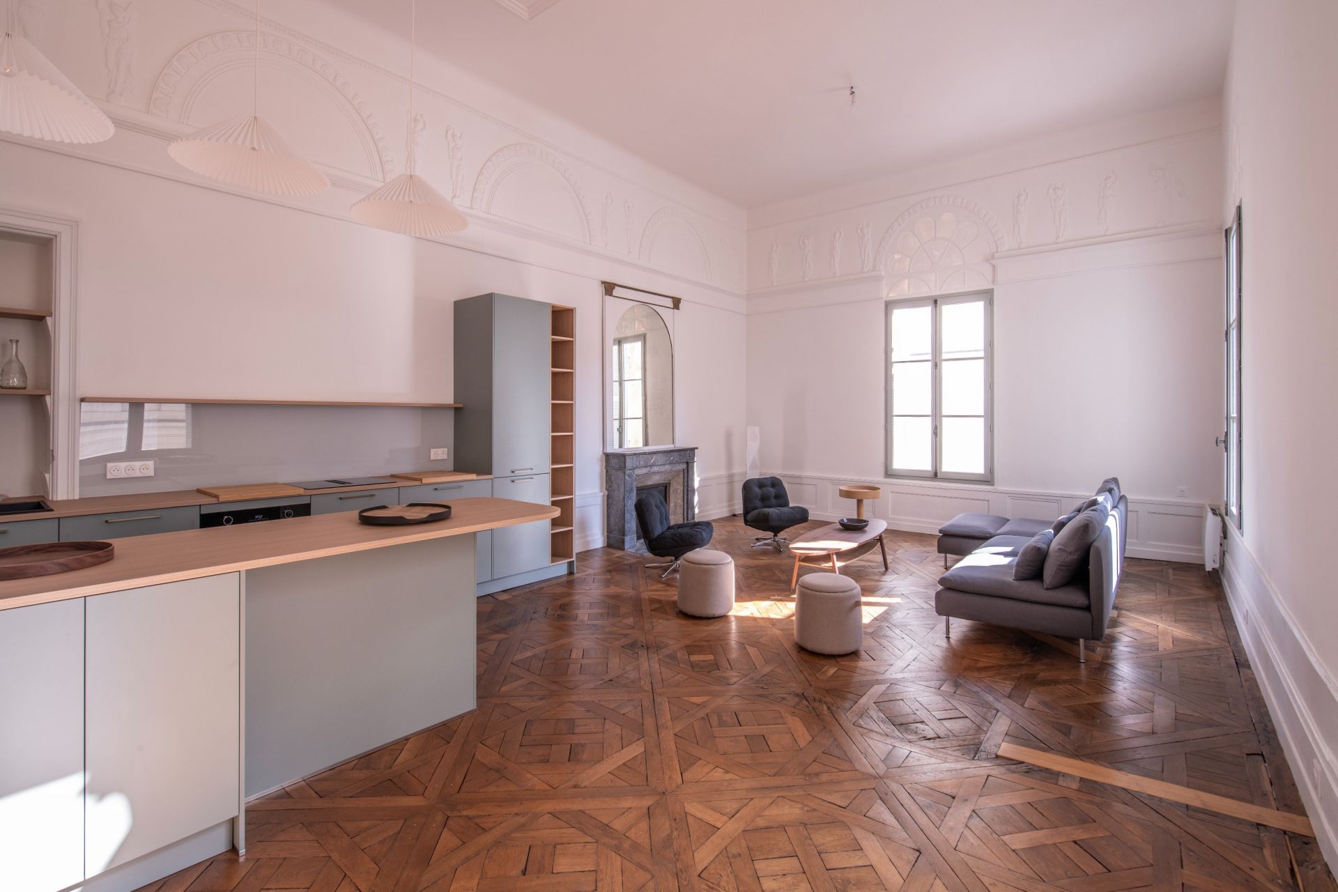luxury apartment 5 Rooms for sale on NANTES (44000)