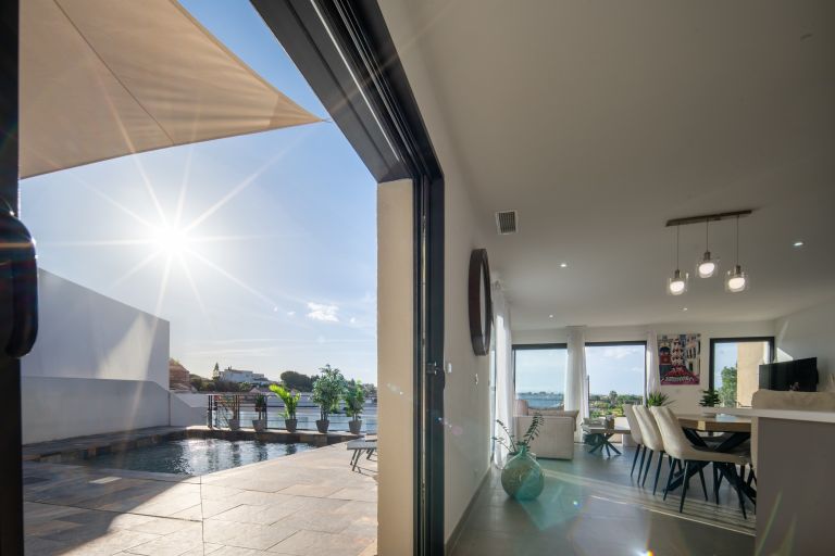 luxury house 6 Rooms for sale on PERPIGNAN (66000)