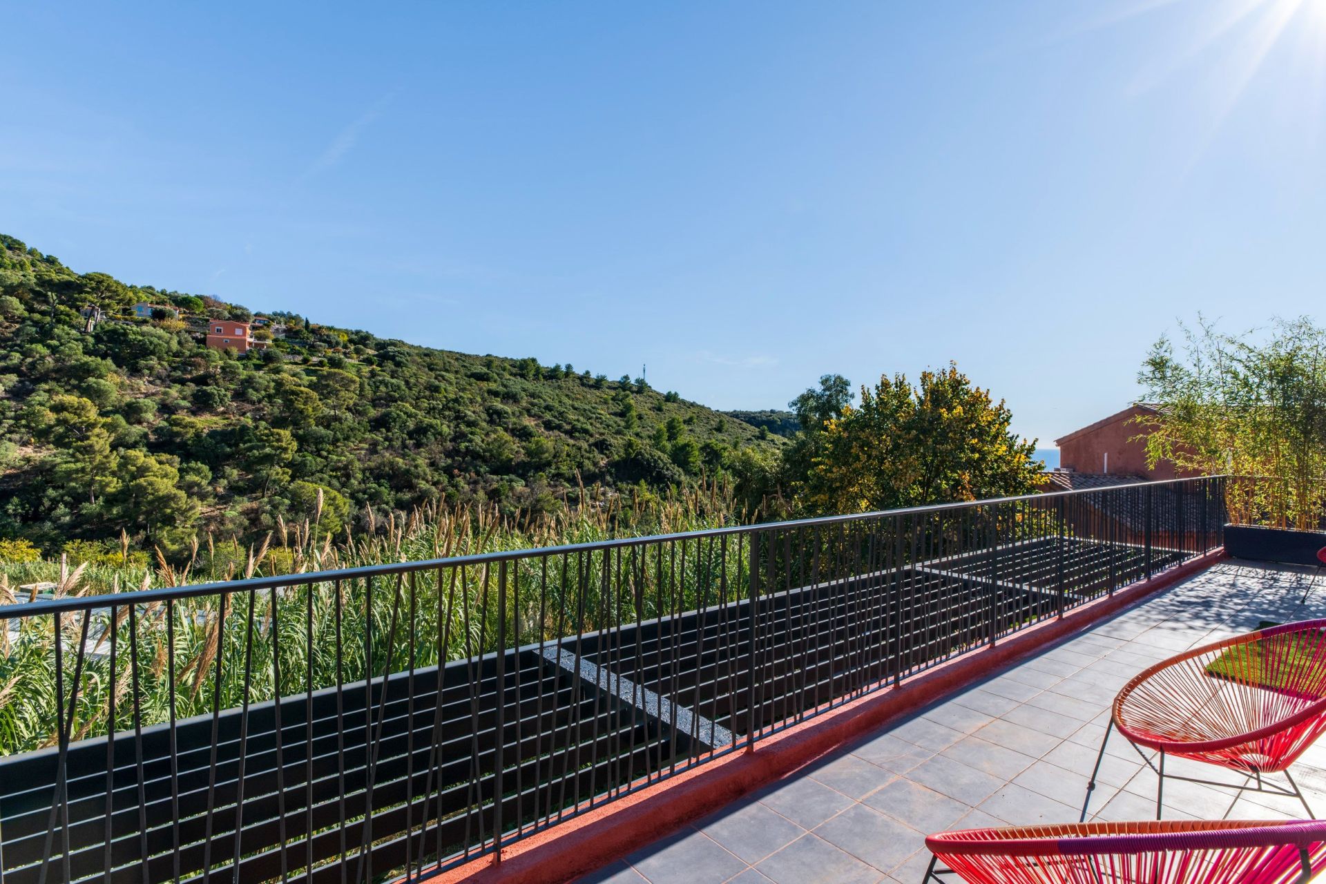 contemporary house 6 Rooms for sale on EZE (06360)