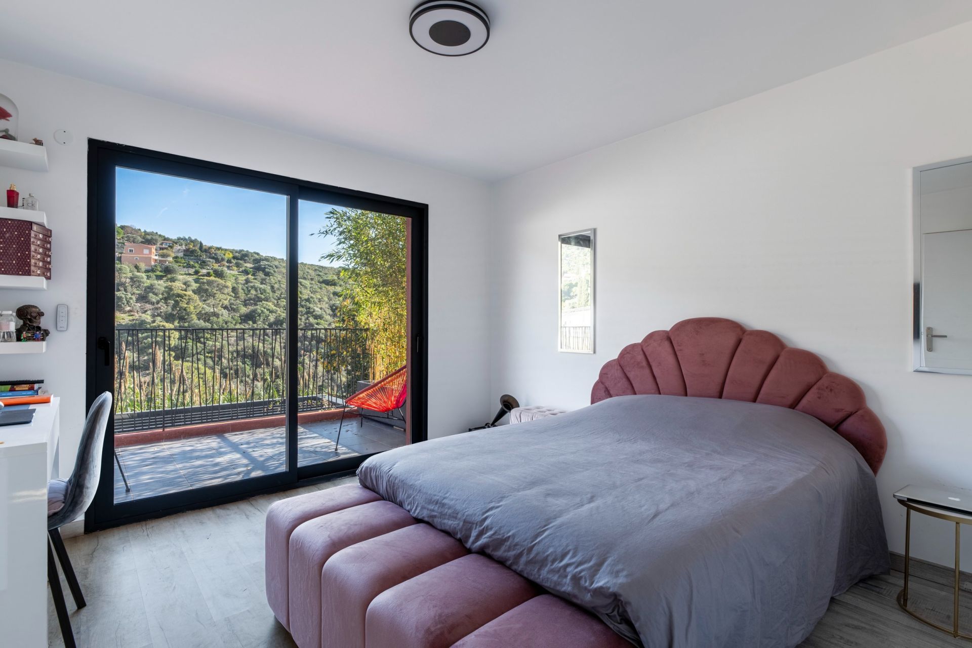 contemporary house 6 Rooms for sale on EZE (06360)