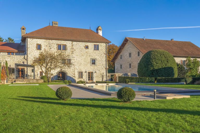 château 18 Pièces en vente sur ST JULIEN EN GENEVOIS (74160)
