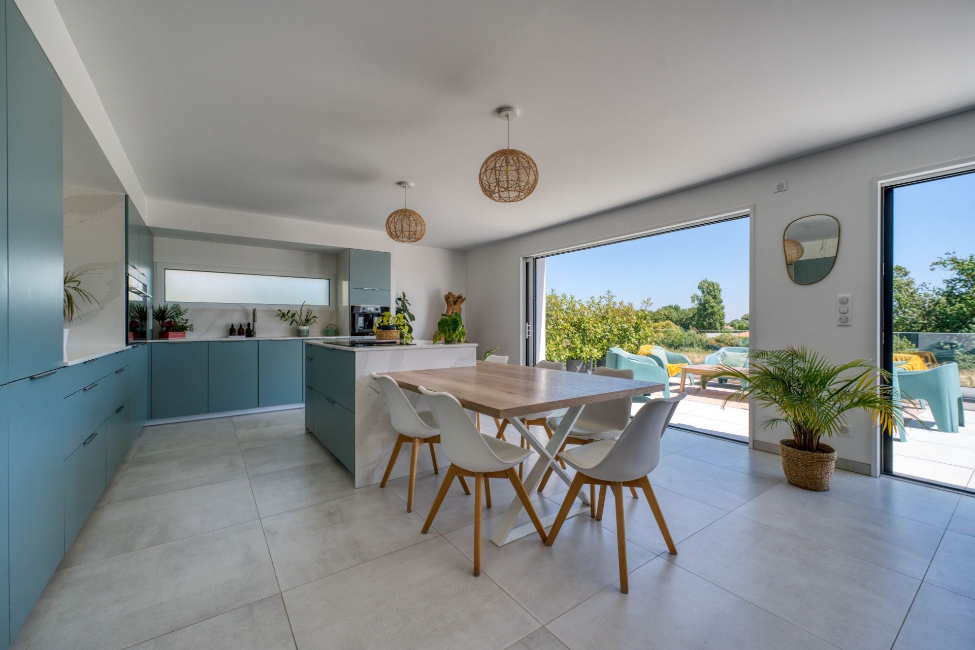 contemporary house 6 Rooms for sale on CHATELAILLON PLAGE (17340)