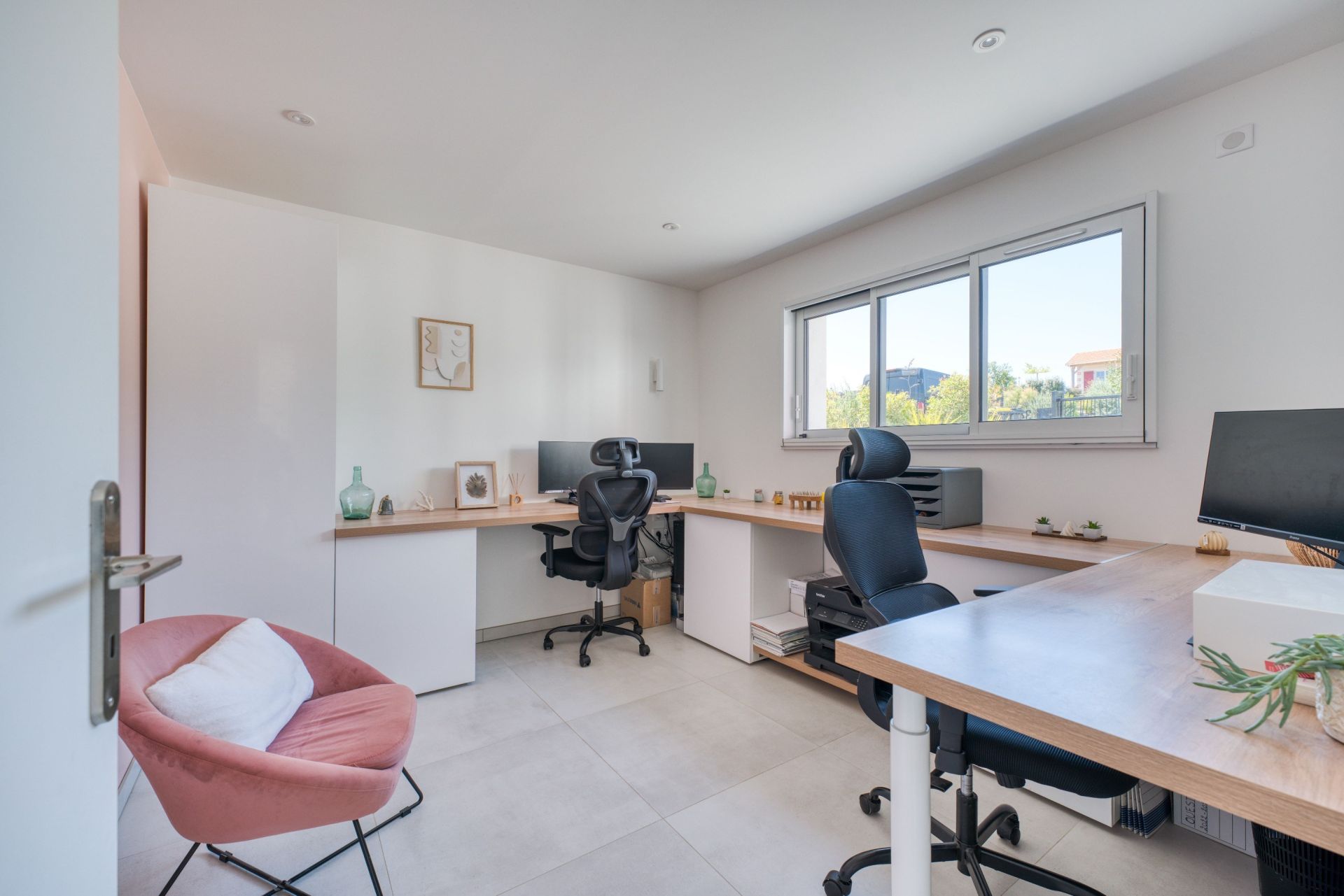 contemporary house 6 Rooms for sale on CHATELAILLON PLAGE (17340)