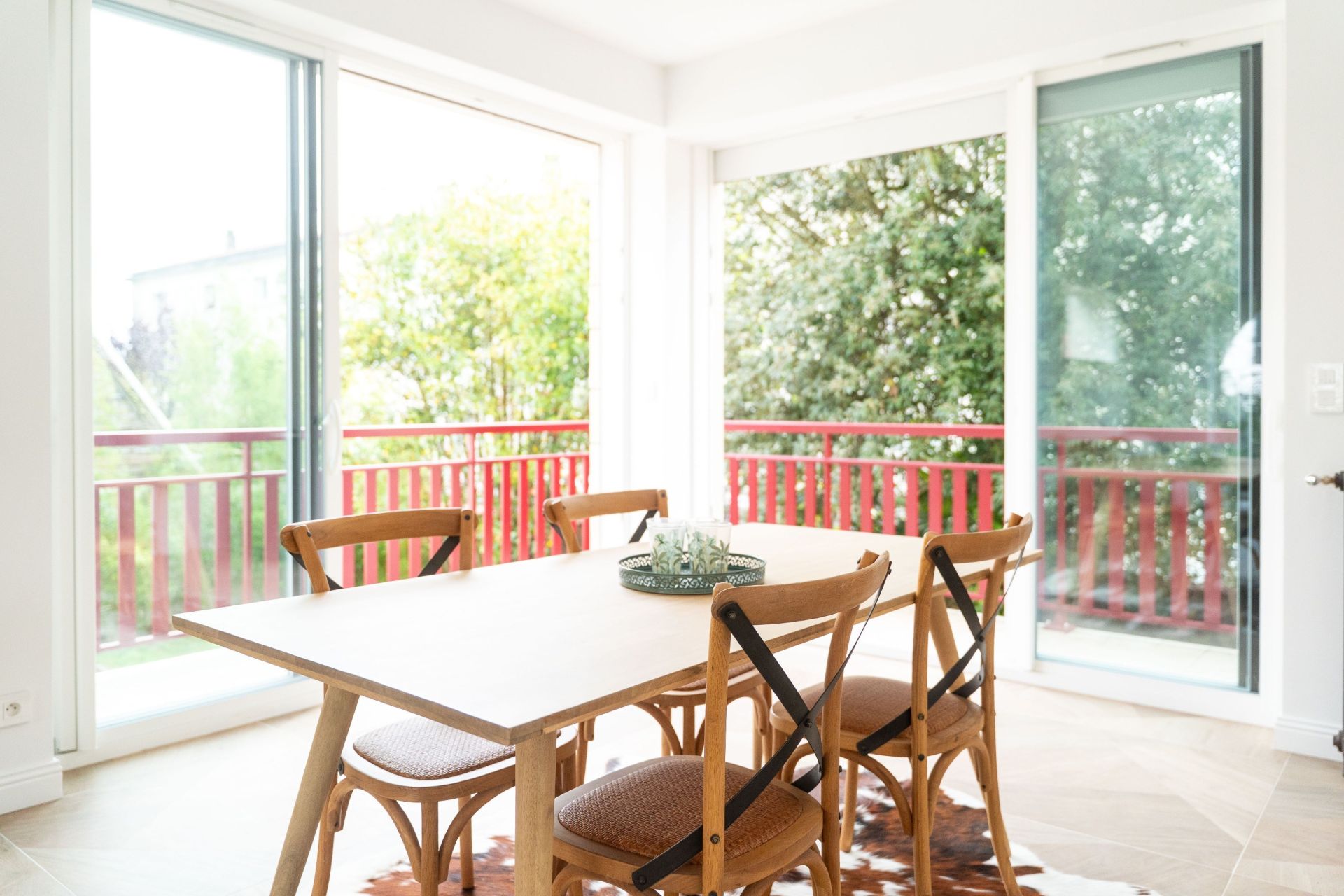 luxury house 7 Rooms for sale on LA ROCHELLE (17000)