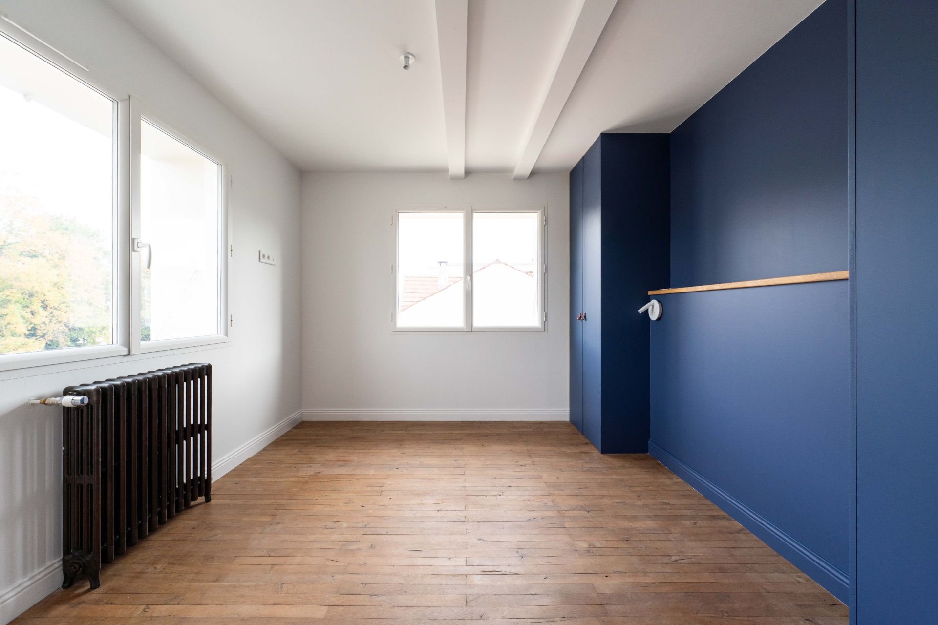 luxury house 7 Rooms for sale on LA ROCHELLE (17000)