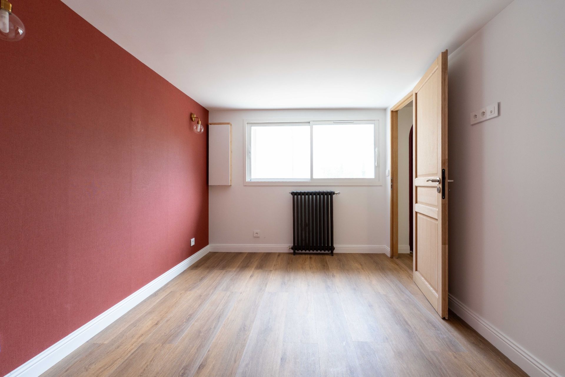 luxury house 7 Rooms for sale on LA ROCHELLE (17000)