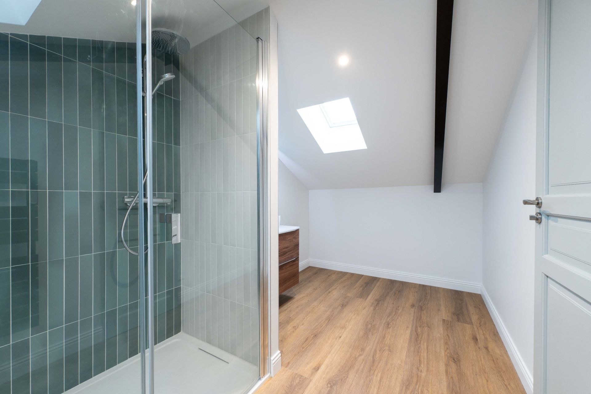 luxury house 7 Rooms for sale on LA ROCHELLE (17000)