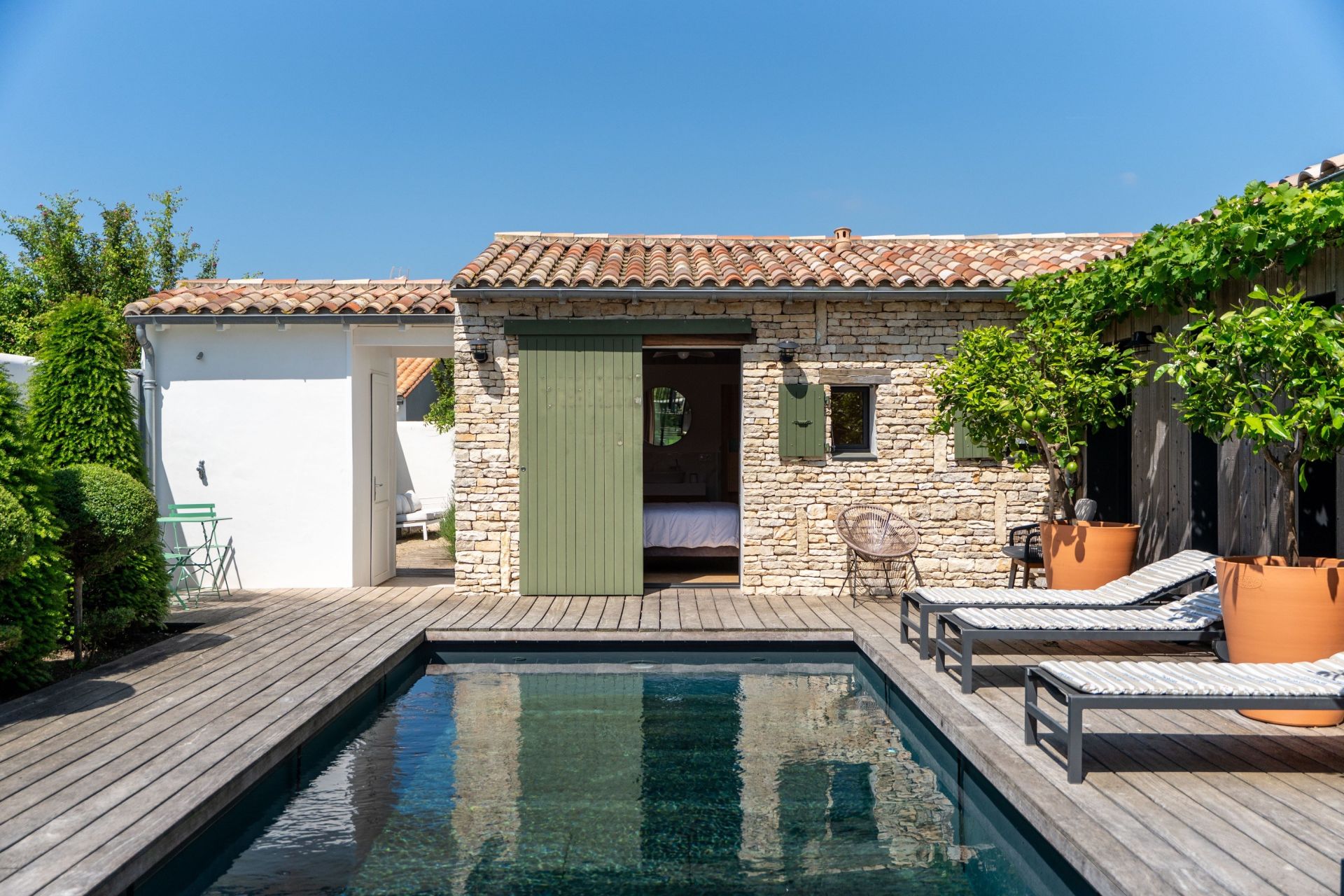 luxury house 9 Rooms for sale on STE MARIE DE RE (17740)