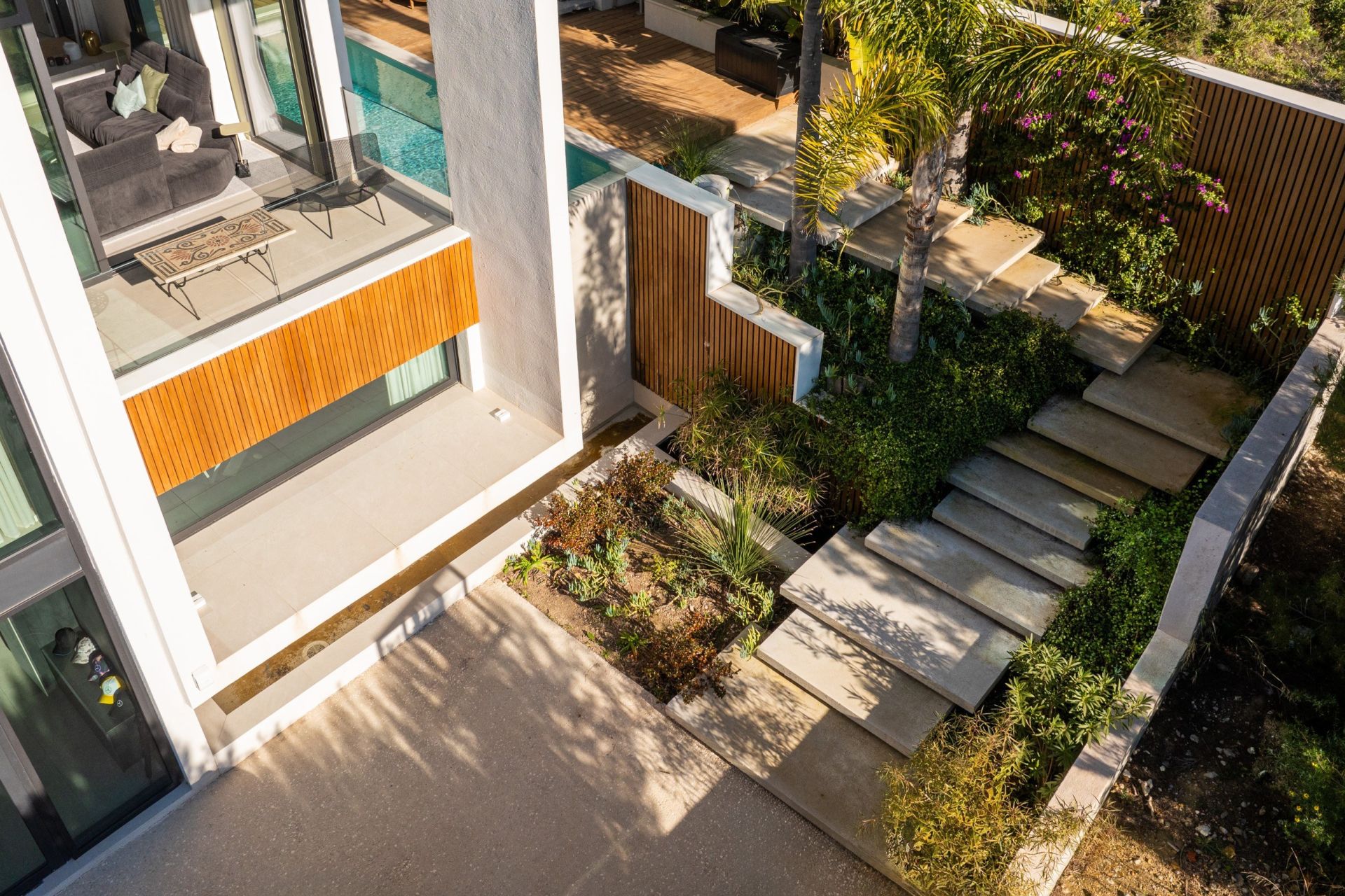 contemporary house 8 Rooms for sale on CARRY LE ROUET (13620)