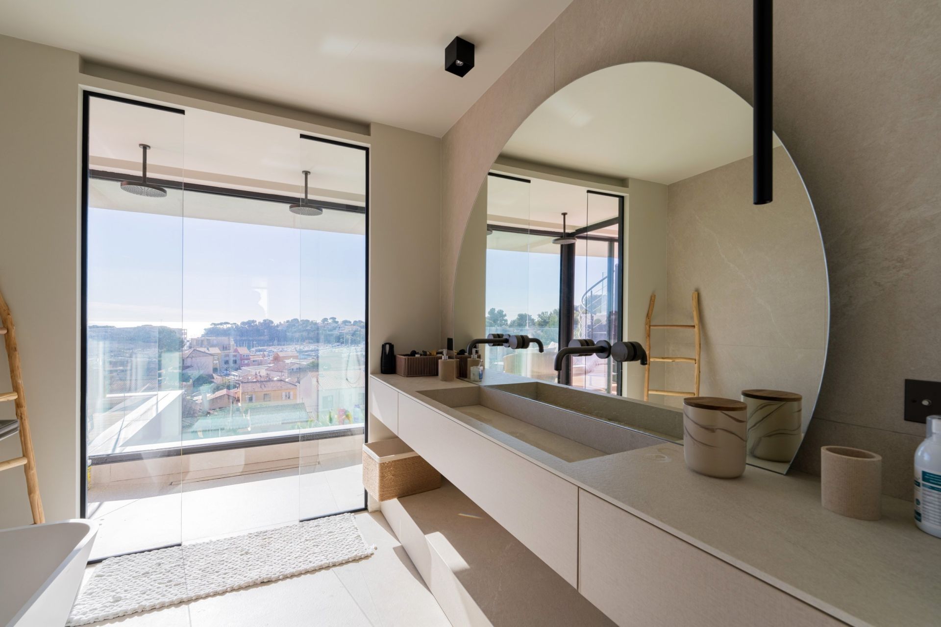 contemporary house 8 Rooms for sale on CARRY LE ROUET (13620)