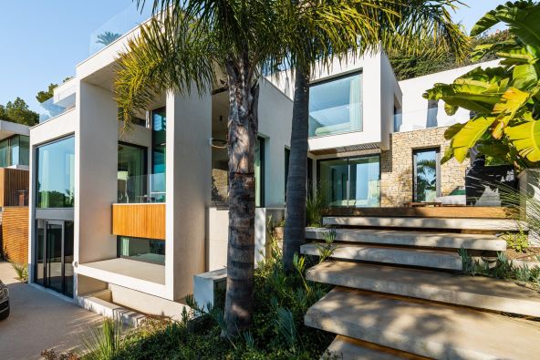 Sale Contemporary house Carry-le-Rouet 8 Rooms 346 m²