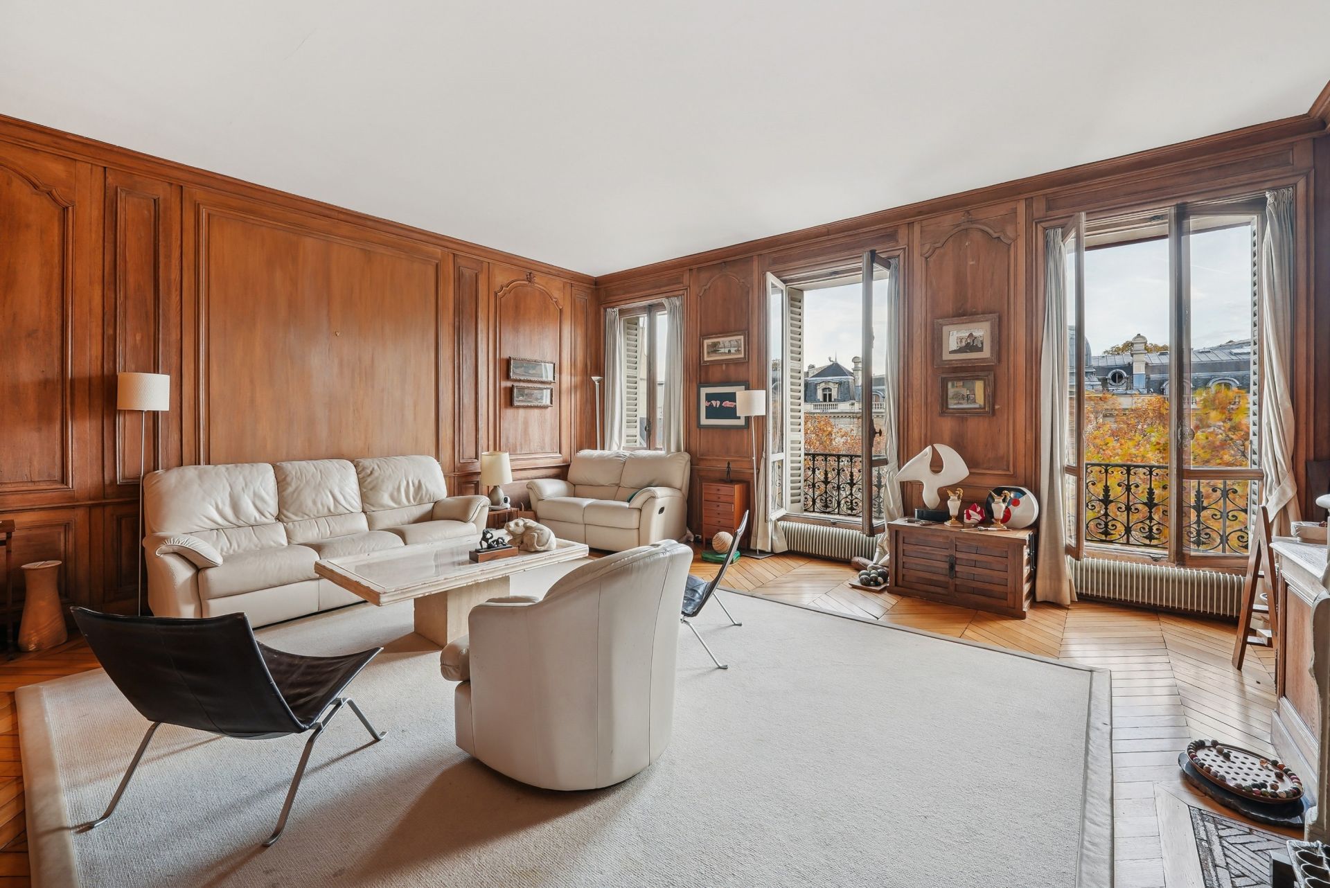 luxury apartment 5 Rooms for sale on PARIS (75008)