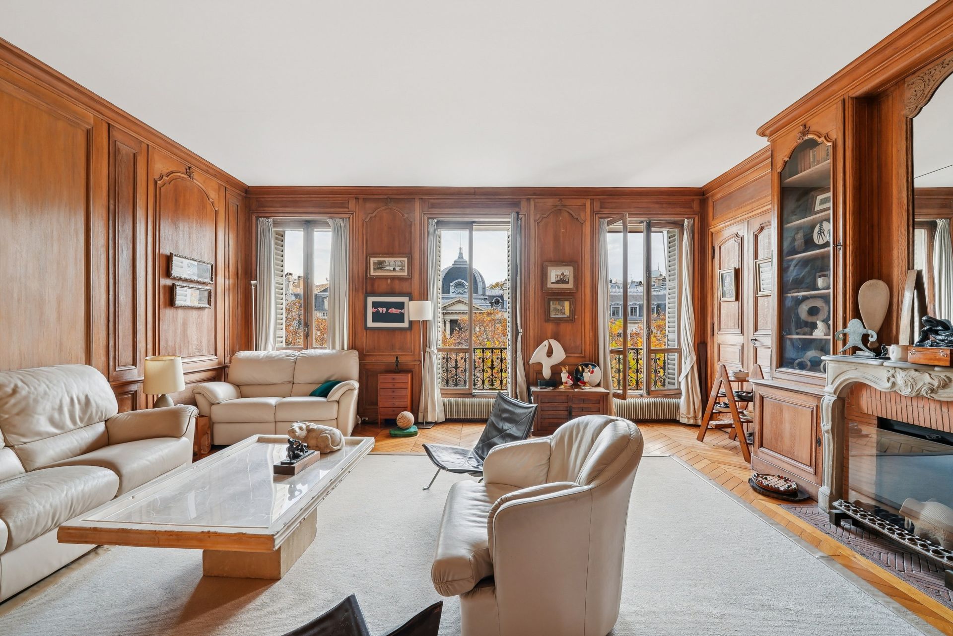 luxury apartment 5 Rooms for sale on PARIS (75008)