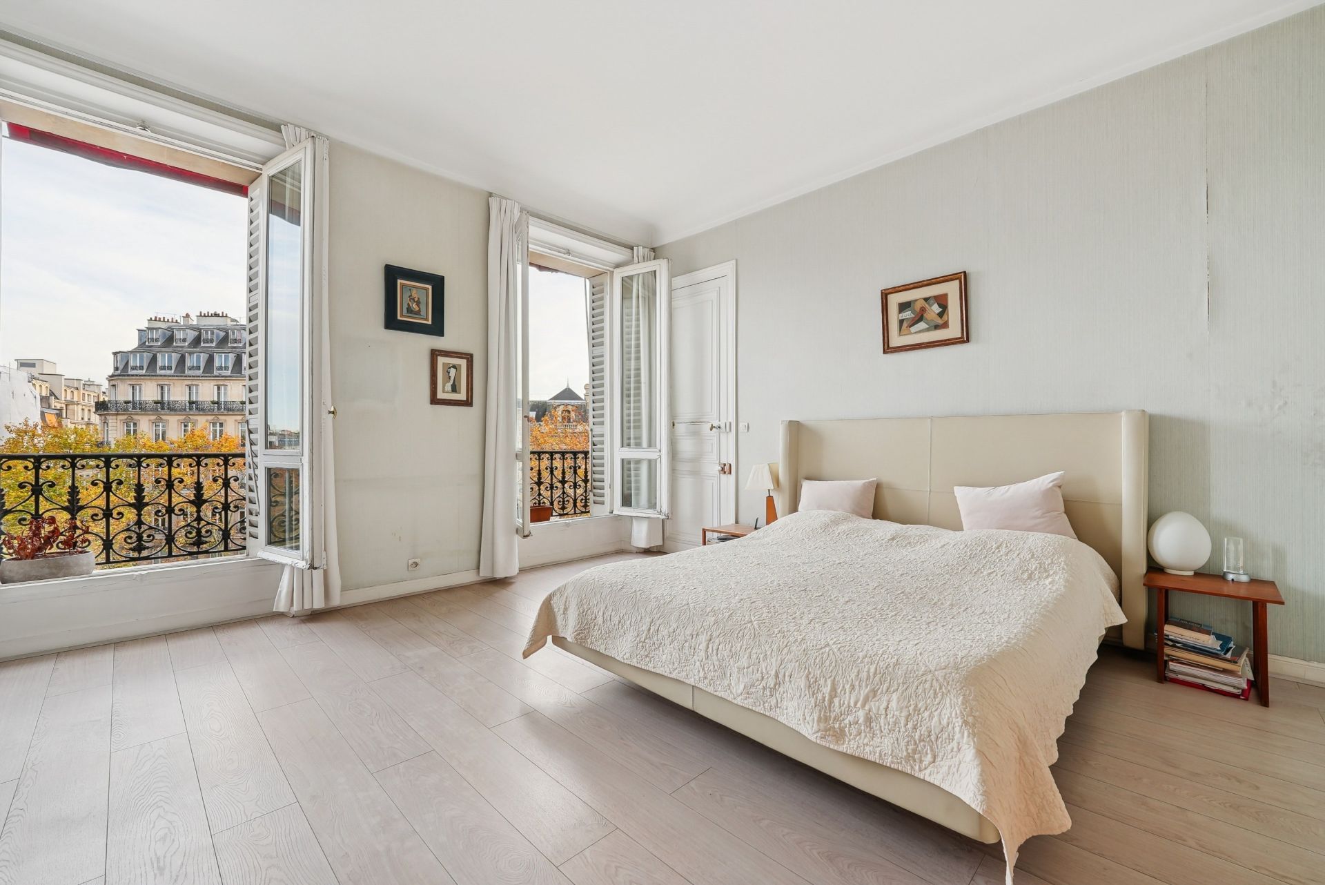 luxury apartment 5 Rooms for sale on PARIS (75008)