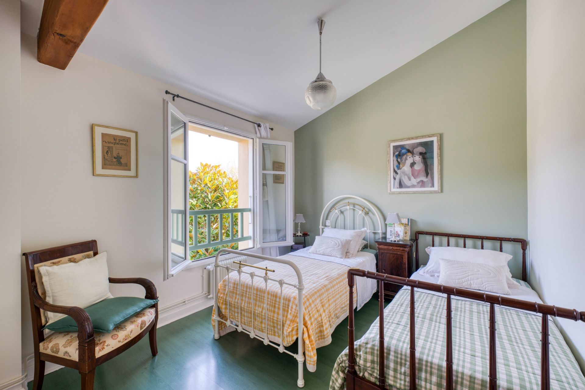 luxury house 6 Rooms for sale on CHATELAILLON PLAGE (17340)