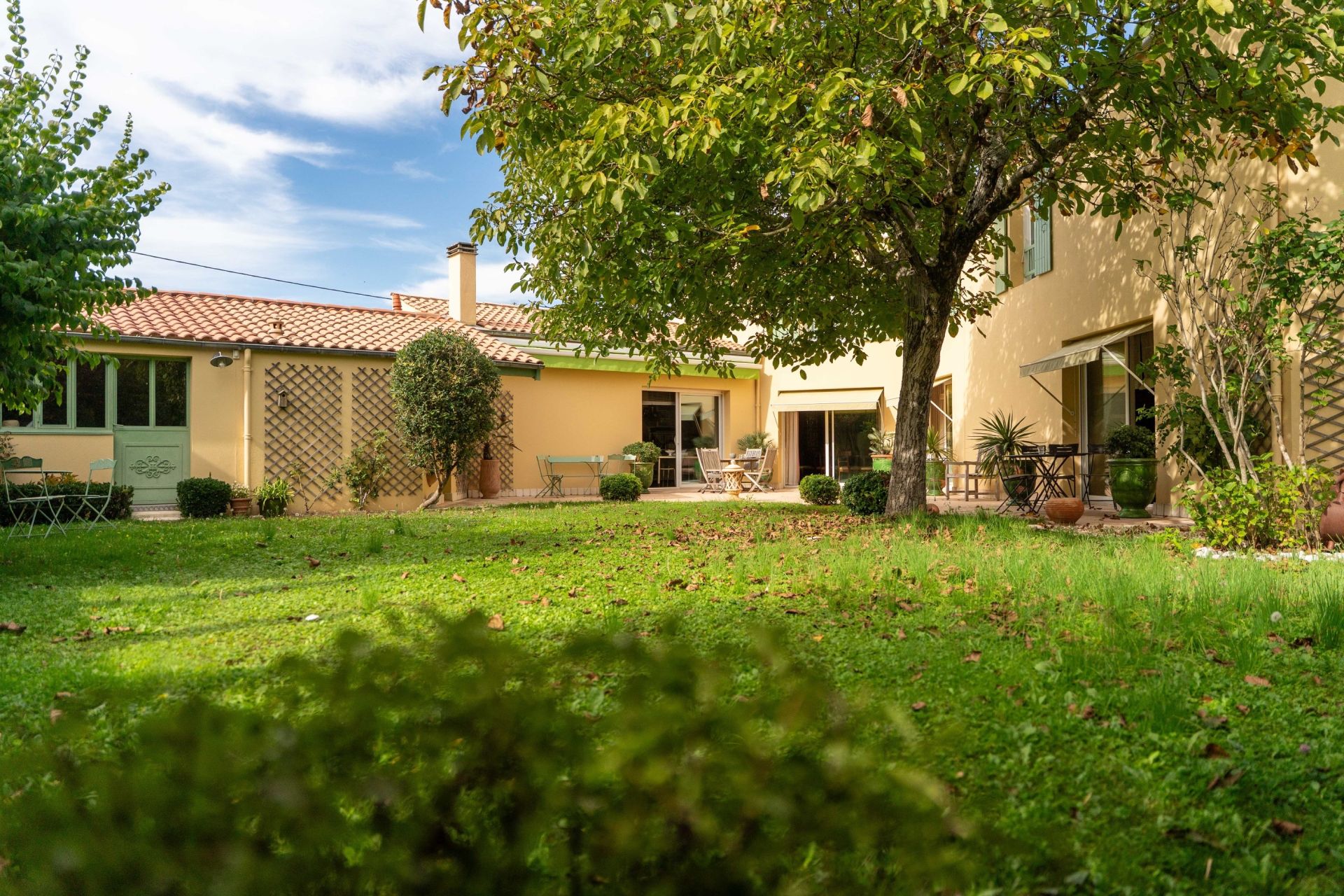 luxury house 6 Rooms for sale on CHATELAILLON PLAGE (17340)