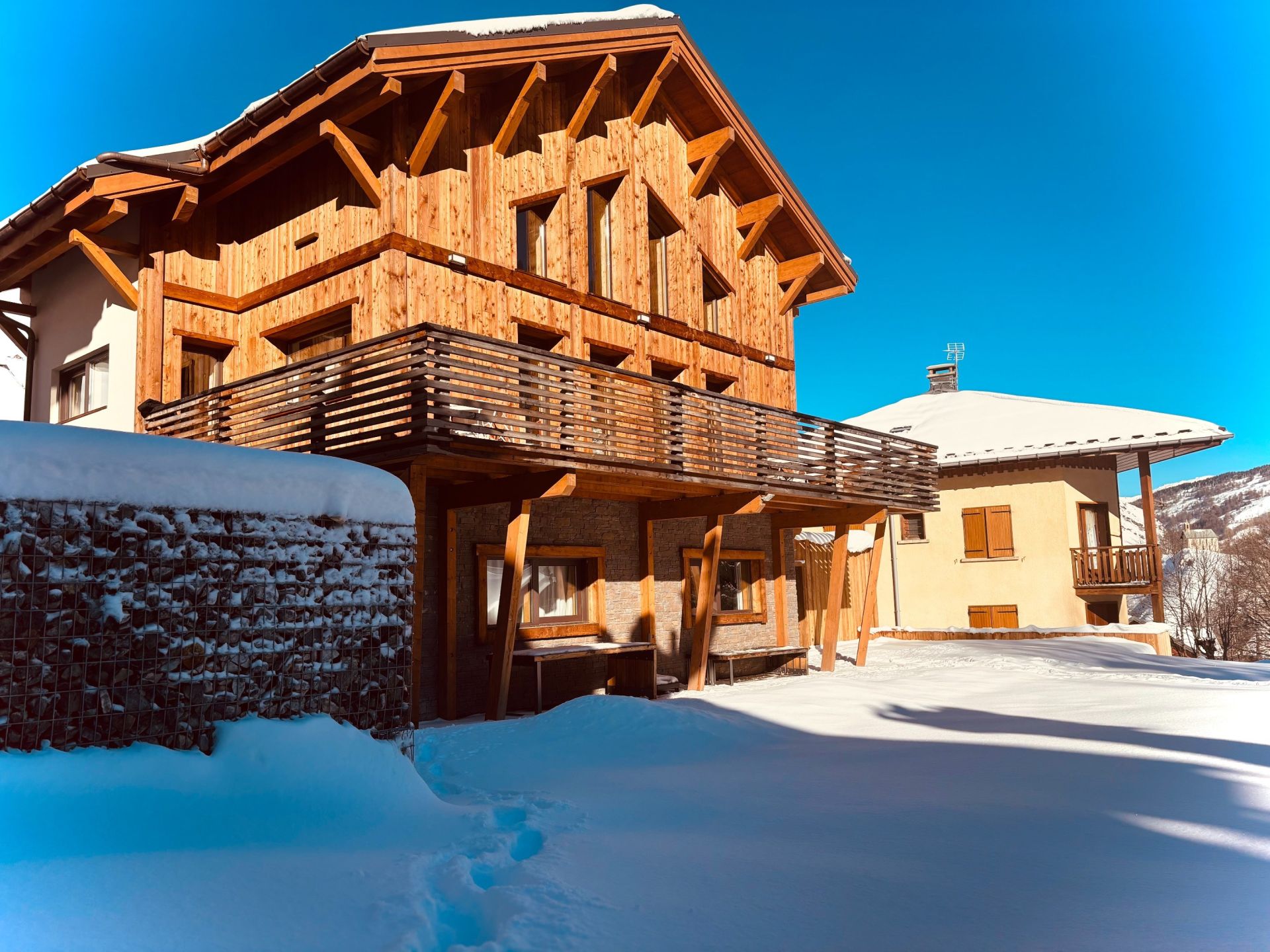 luxury chalet 9 Rooms for sale on VALLOIRE (73450)