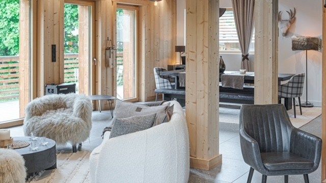 luxury chalet 9 Rooms for sale on VALLOIRE (73450)