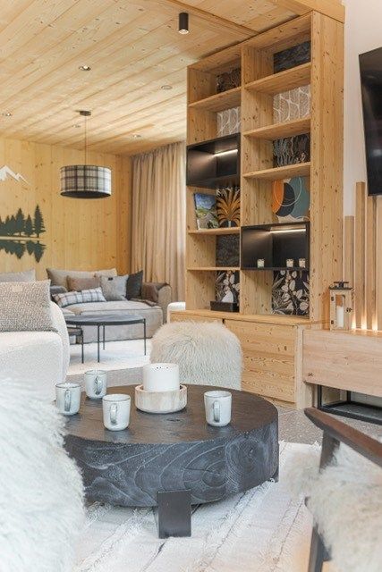 luxury chalet 9 Rooms for sale on VALLOIRE (73450)