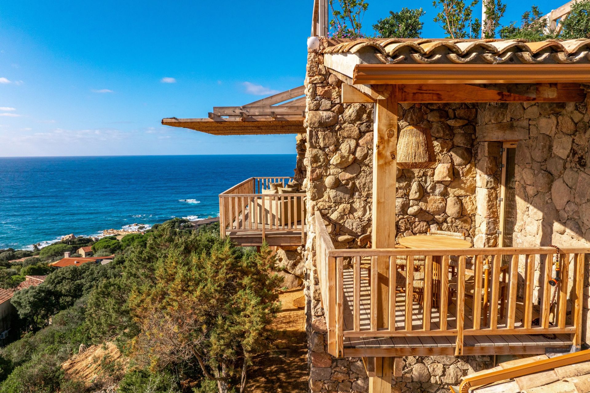 luxury villa 8 Rooms for seasonal rent on OLMETO (20113)