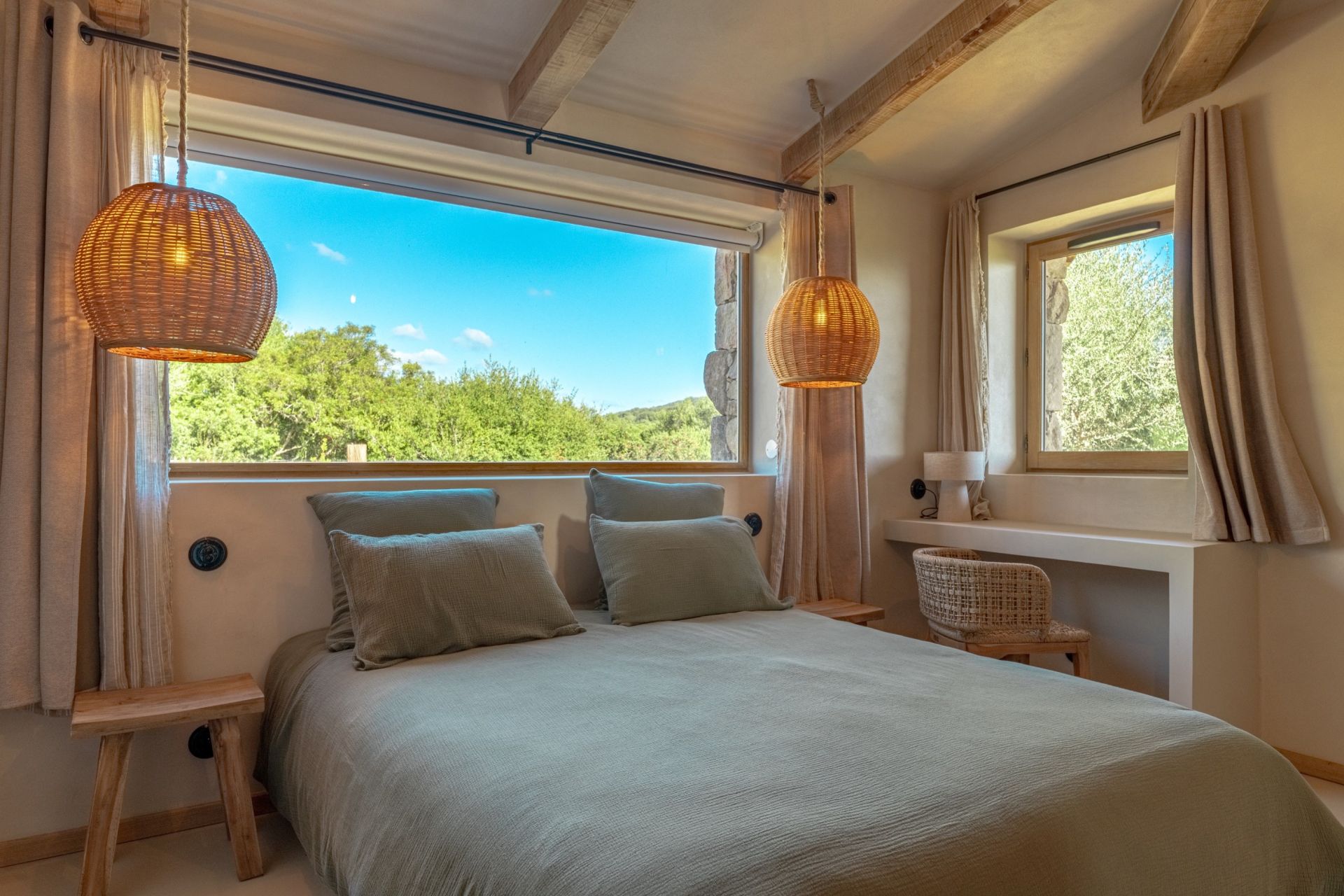 luxury villa 8 Rooms for seasonal rent on OLMETO (20113)