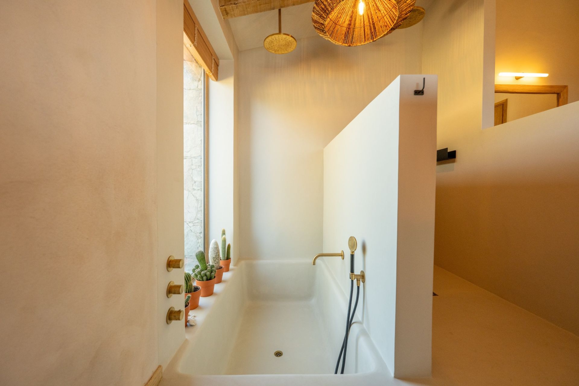 luxury villa 8 Rooms for seasonal rent on OLMETO (20113)