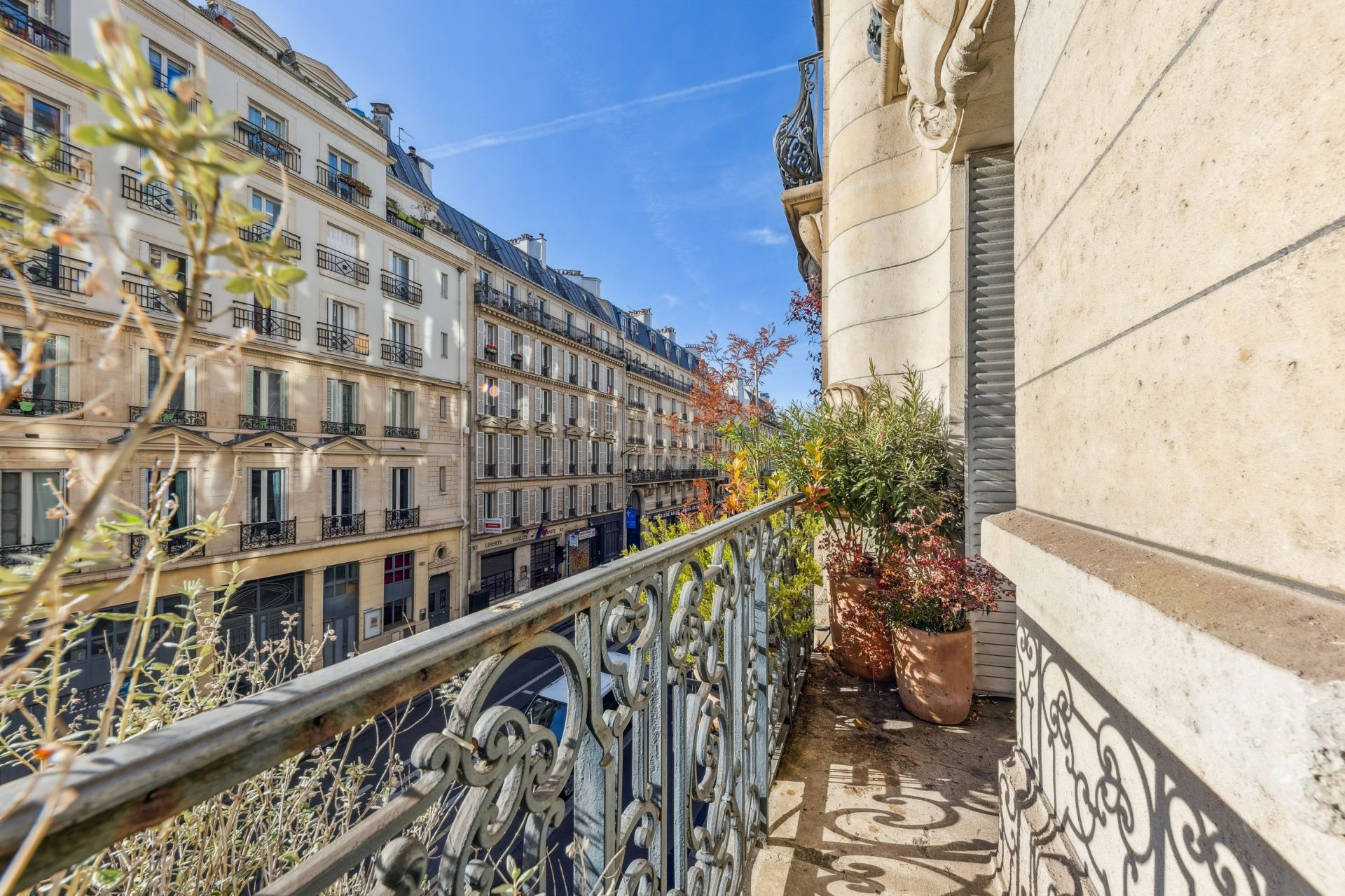 luxury apartment 6 Rooms for sale on PARIS (75010)