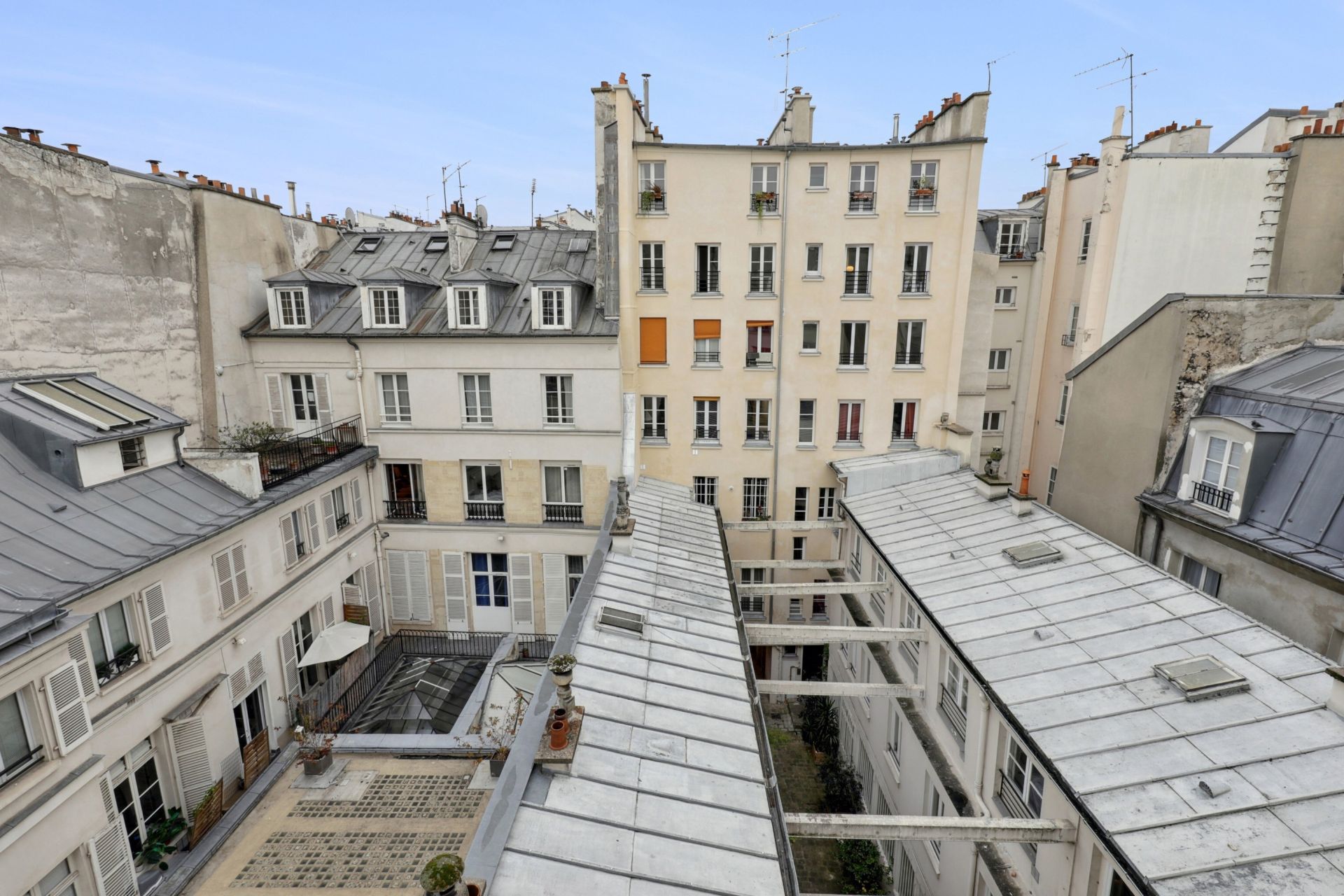 luxury apartment 2 Rooms for sale on PARIS (75003)