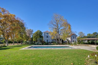 Sale Luxury house Aix-en-Provence 12 Rooms 773 m²