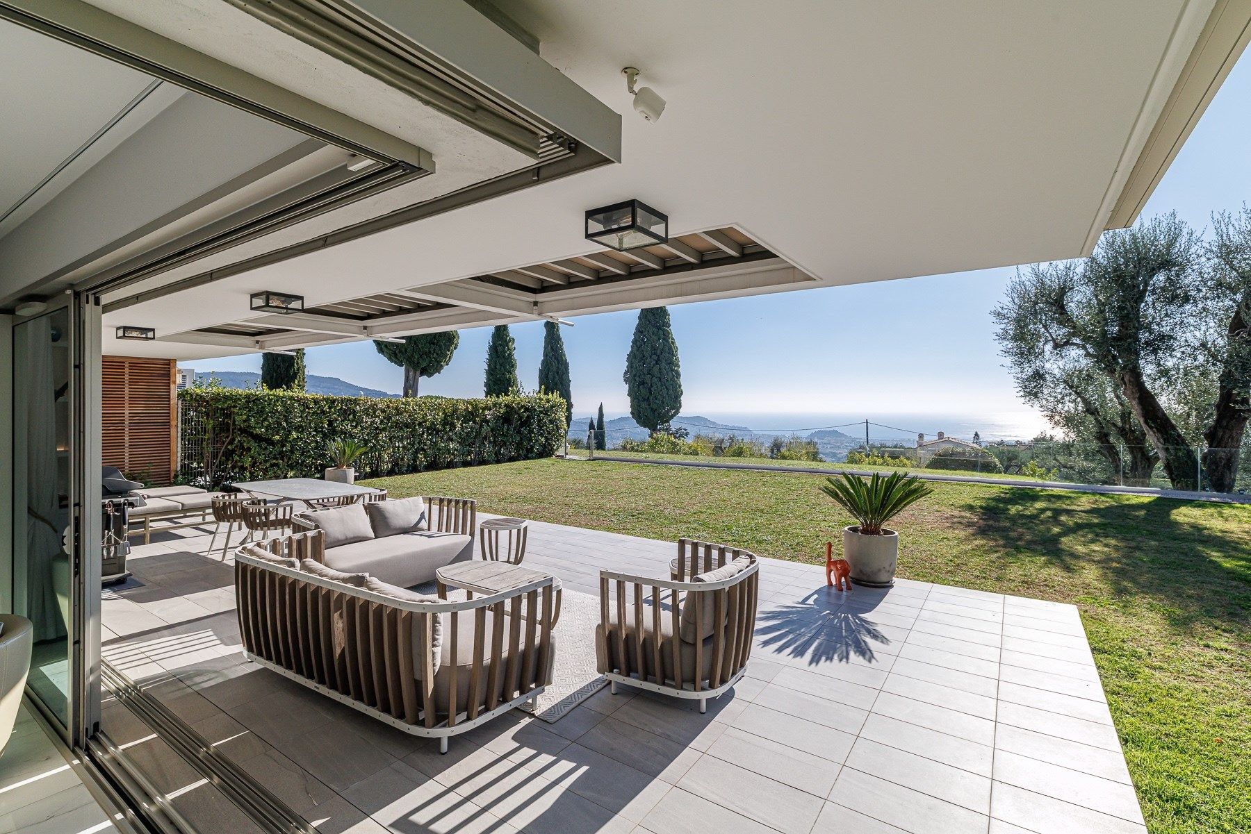 luxury apartment 6 Rooms for sale on NICE (06000)