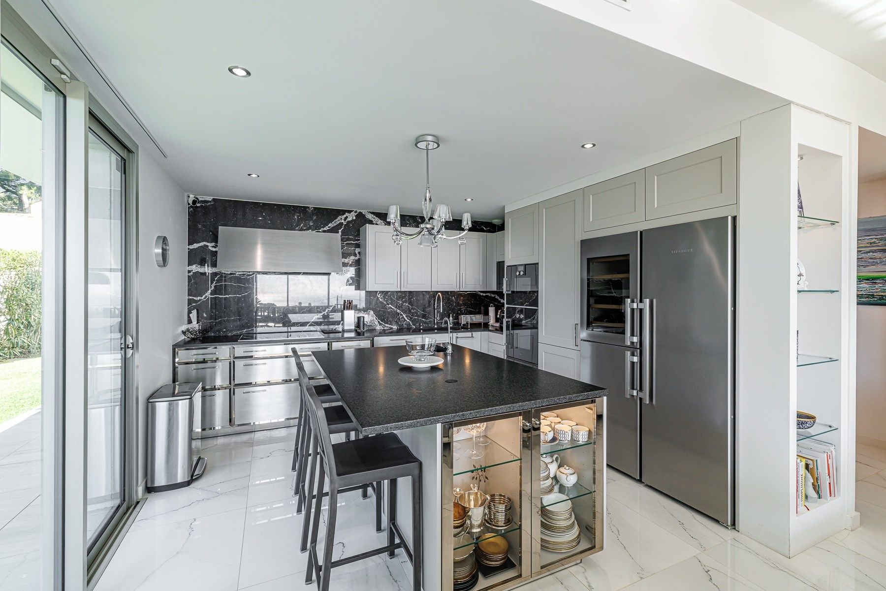 luxury apartment 6 Rooms for sale on NICE (06000)