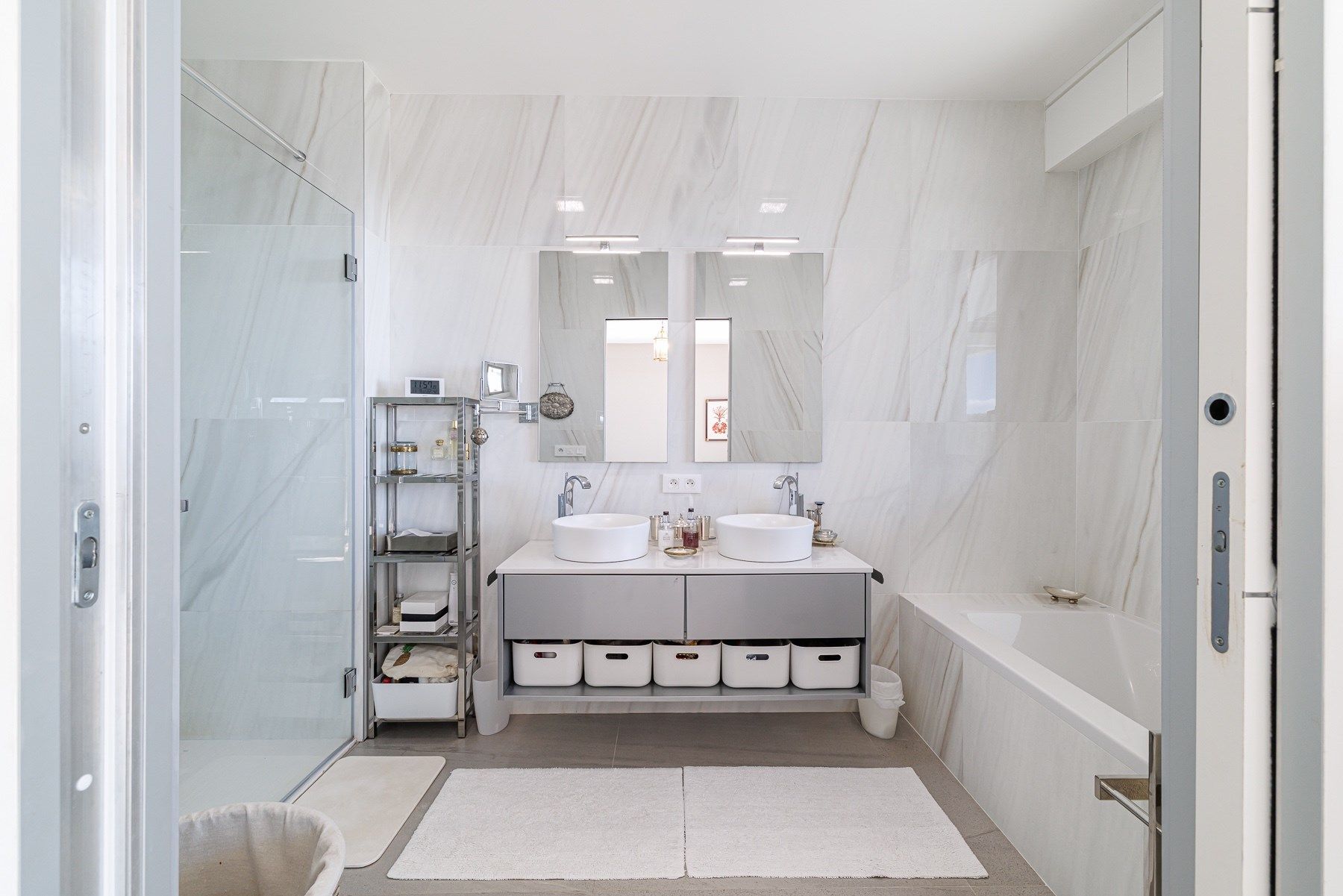 luxury apartment 6 Rooms for sale on NICE (06000)