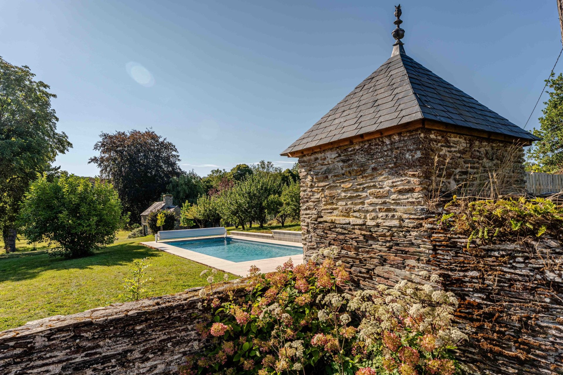 luxury house 19 Rooms for sale on BAYEUX (14400)