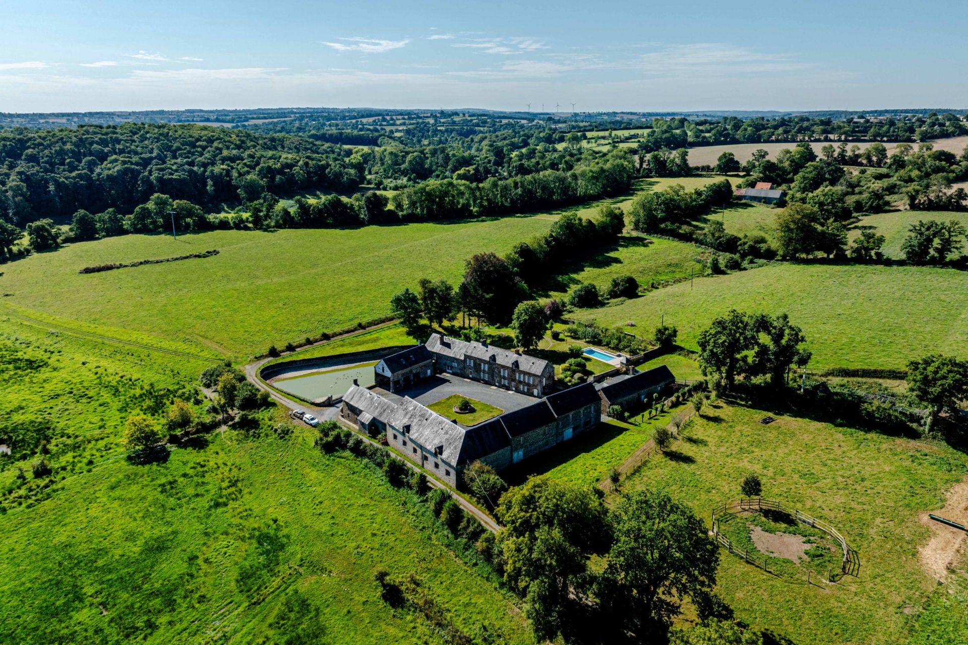 luxury house 19 Rooms for sale on BAYEUX (14400)