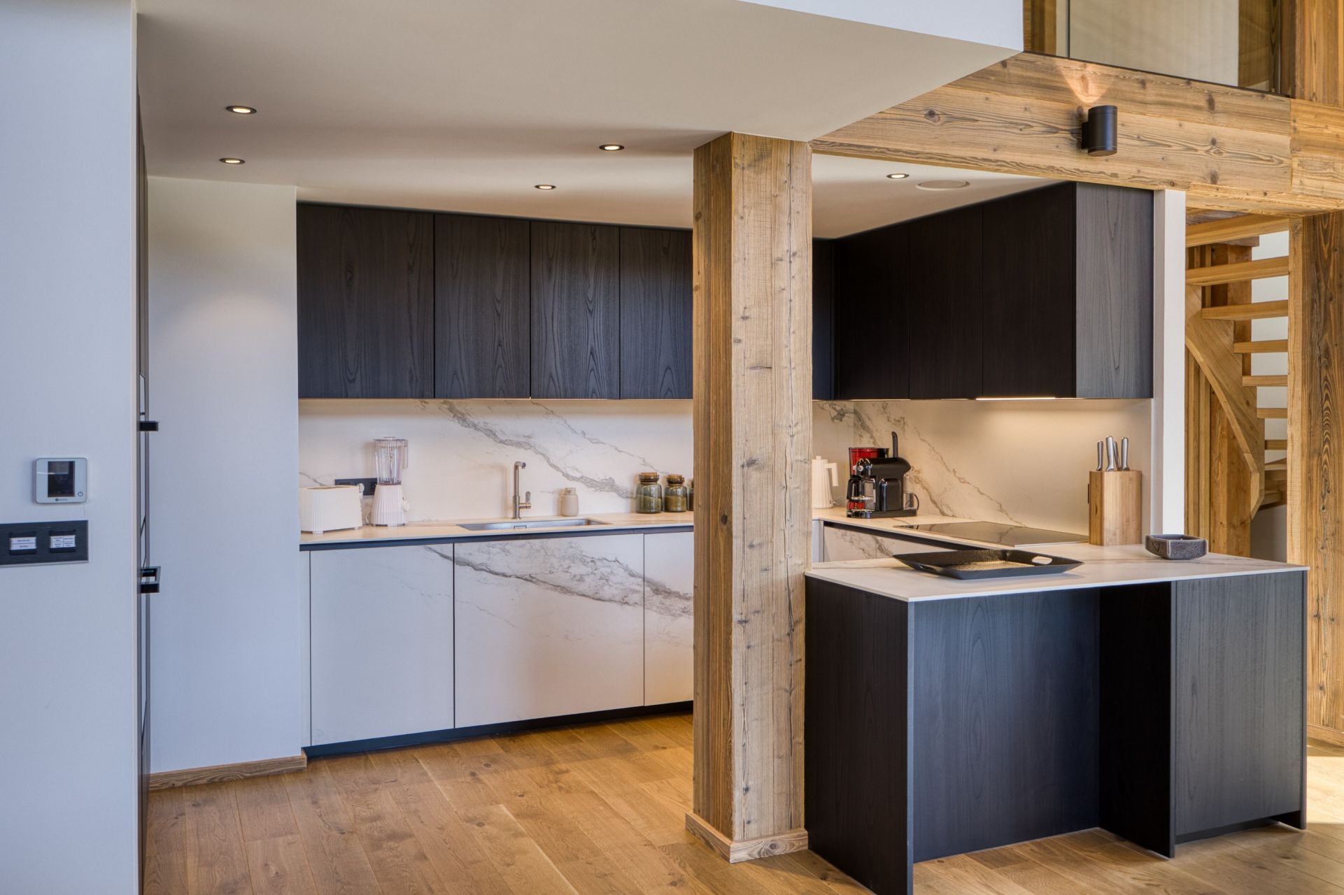 luxury chalet 8 Rooms for seasonal rent on MEGEVE (74120)